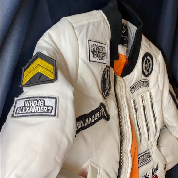 The New Designers by Alexander Pap - Picture 1 of 8